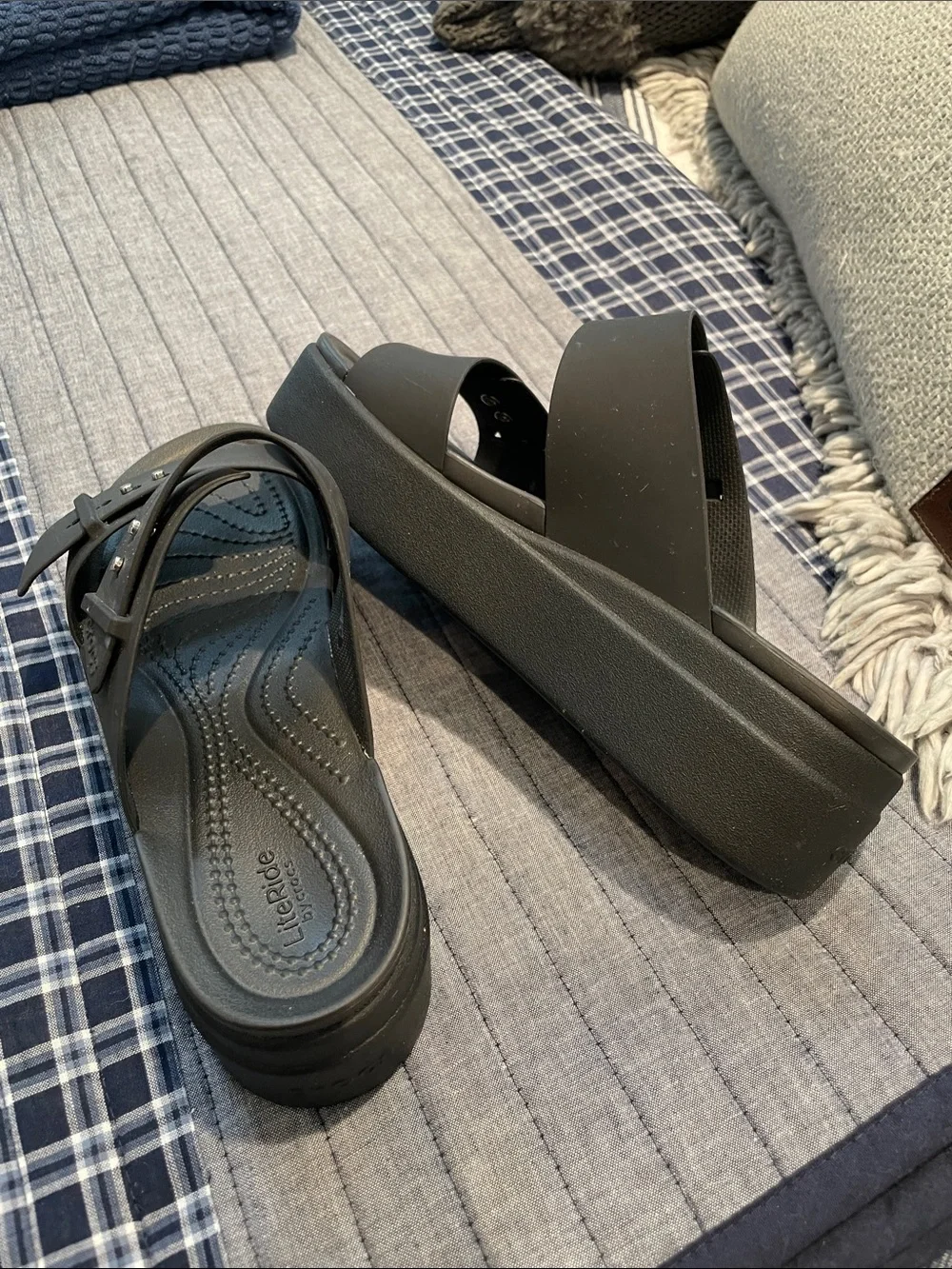 Crocs LiteRide Adjustable Width Platform Slide Sandals in Black 7W